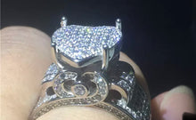Load image into Gallery viewer, Icy Heart Ring
