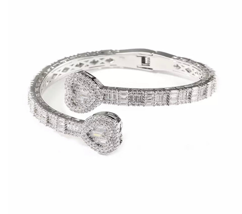 Icy Heart Bougie Bangle