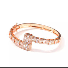 Load image into Gallery viewer, Bougie Baguette Bangle
