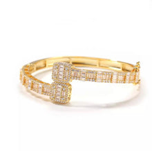 Load image into Gallery viewer, Bougie Baguette Bangle
